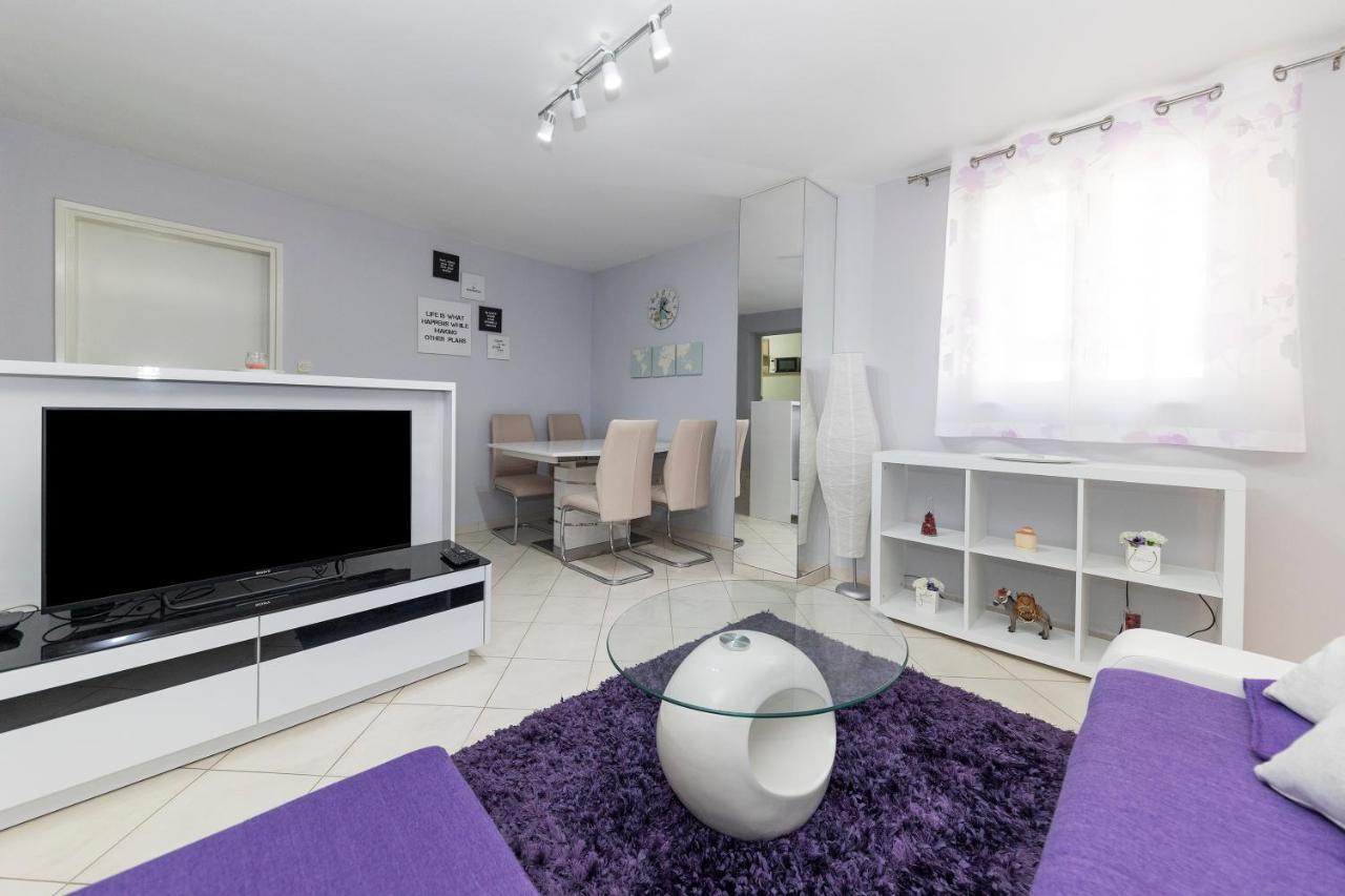 Happy Home Apartment Zara Esterno foto