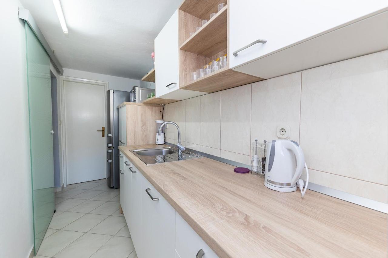 Happy Home Apartment Zara Esterno foto