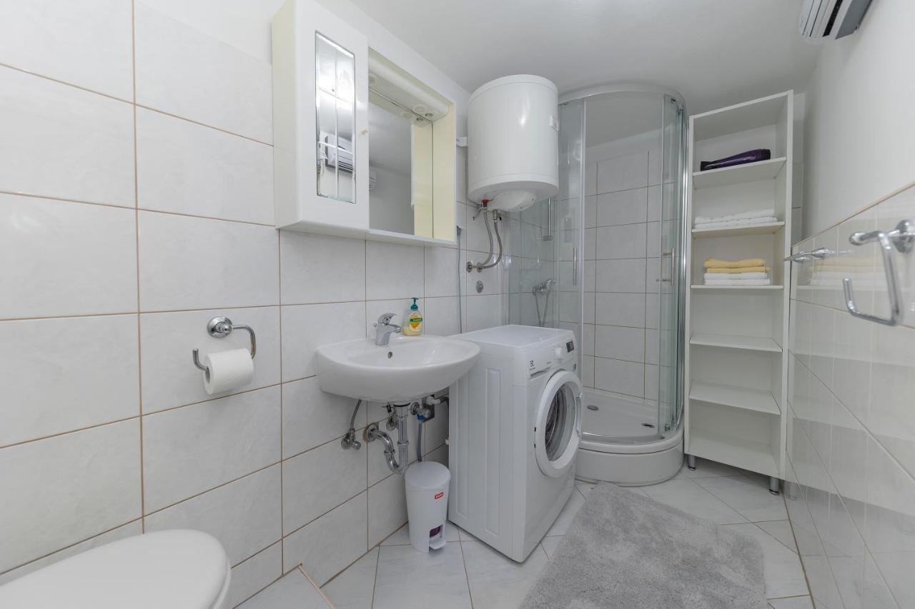 Happy Home Apartment Zara Esterno foto