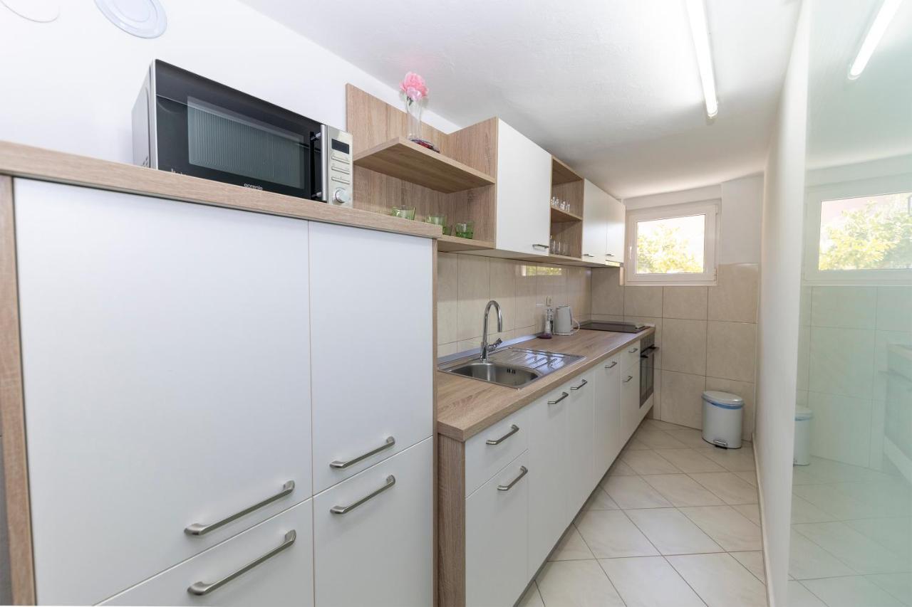Happy Home Apartment Zara Esterno foto