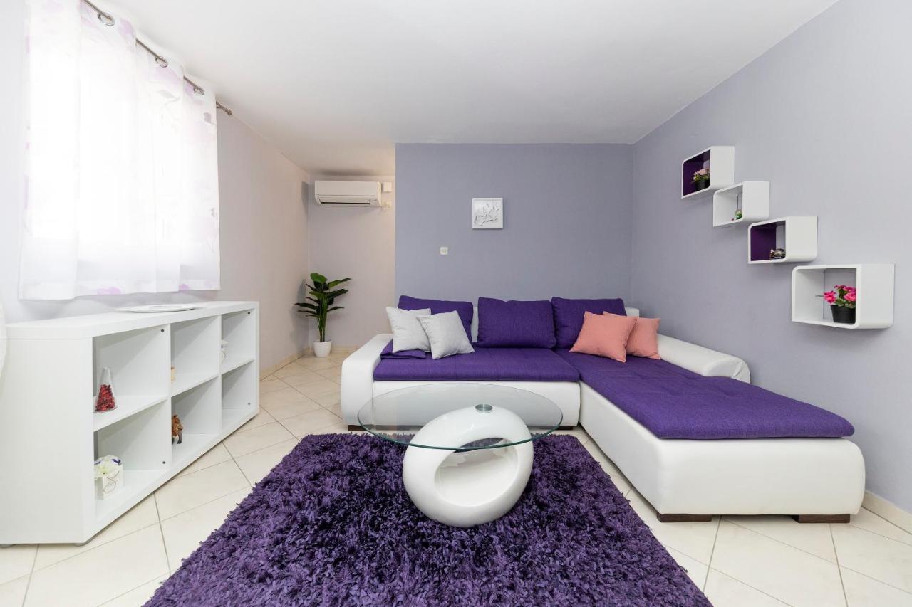 Happy Home Apartment Zara Esterno foto