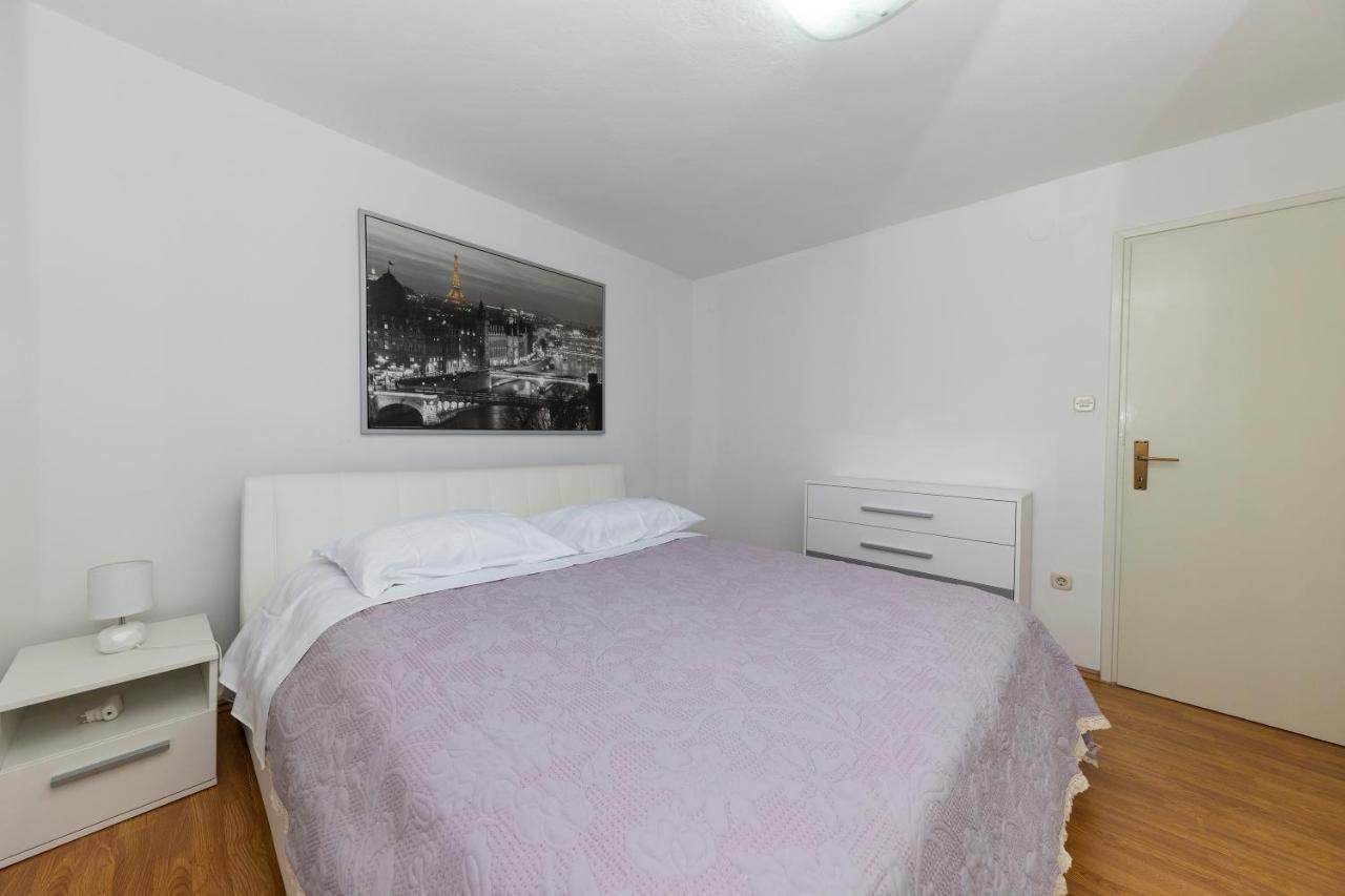 Happy Home Apartment Zara Esterno foto