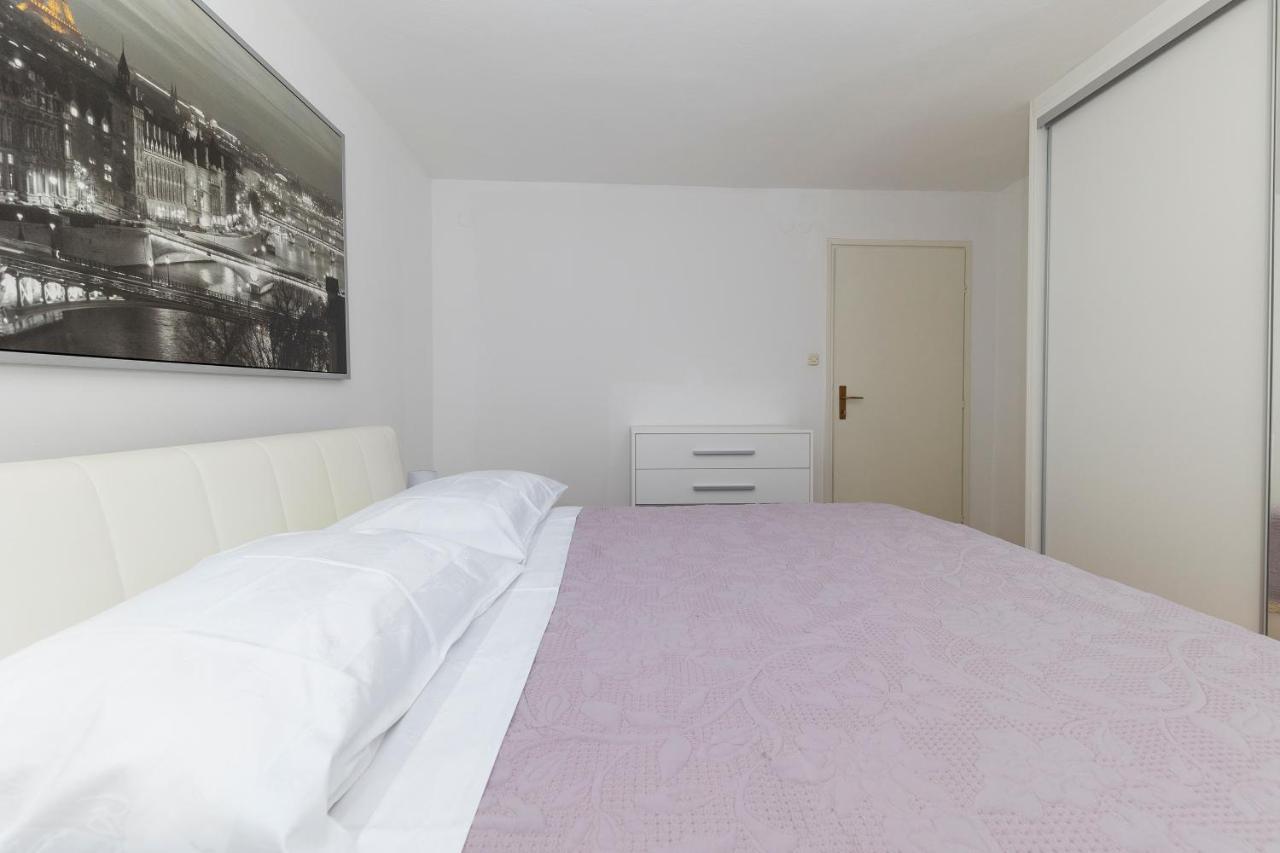 Happy Home Apartment Zara Esterno foto
