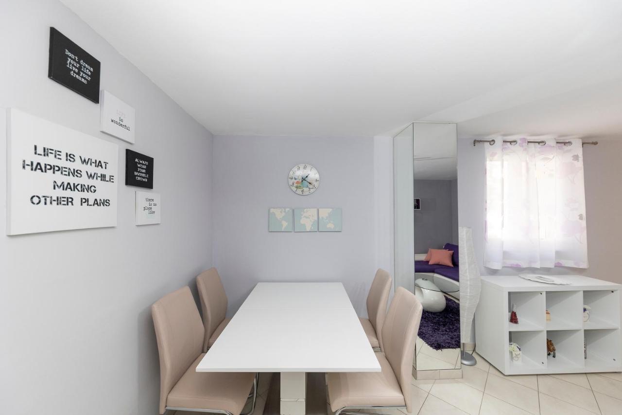 Happy Home Apartment Zara Esterno foto