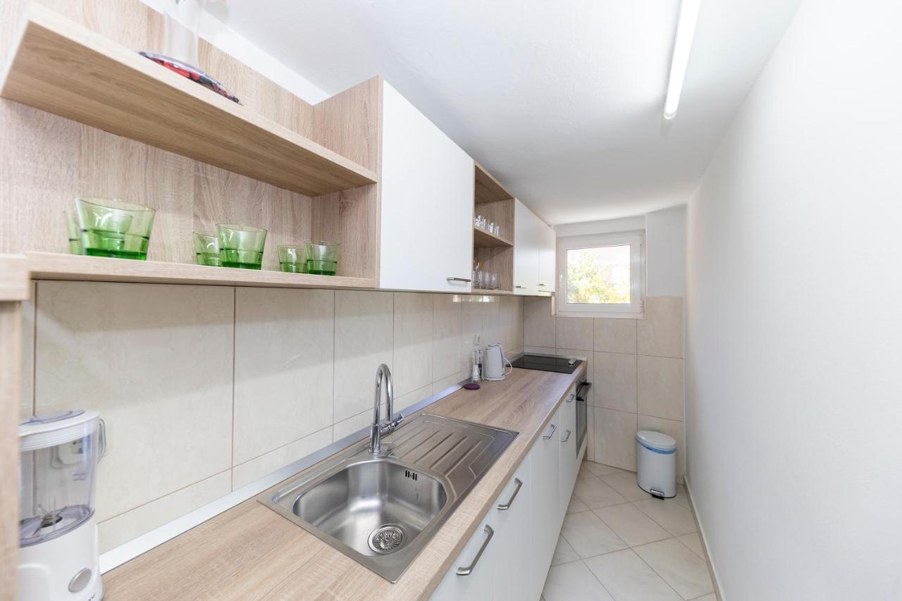 Happy Home Apartment Zara Esterno foto